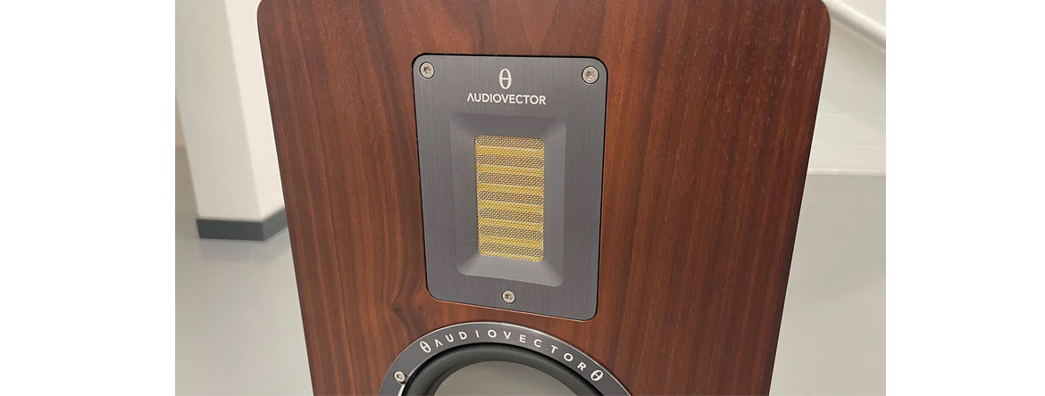 Обзор Audiovector QR 7 — большие напольные колонки